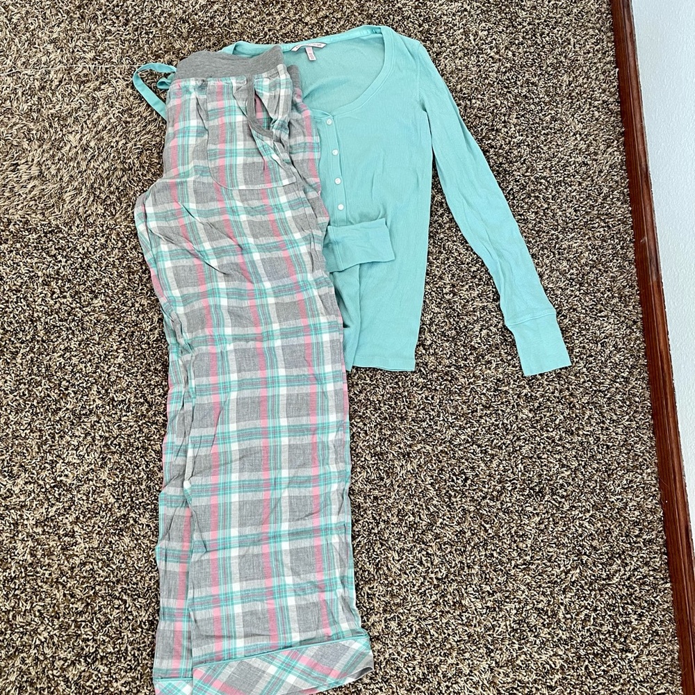 VS pajama set